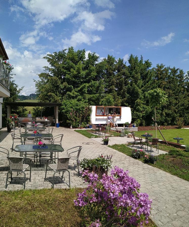 Hotel Brada Йичин Экстерьер фото