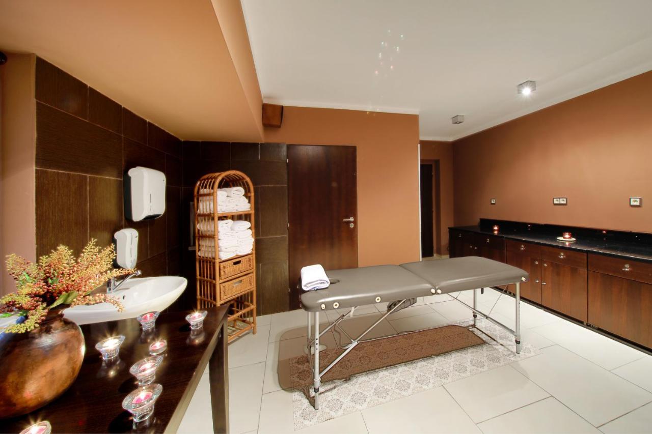 Hotel Brada Йичин Экстерьер фото