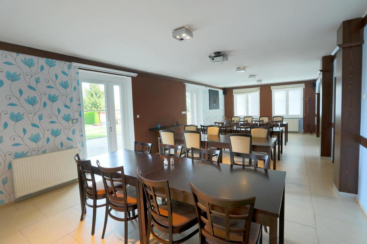 Hotel Brada Йичин Экстерьер фото